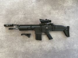 Occasion - CYBERGUN / VFC Scar-H MK17 AEG (noir) + accessoires