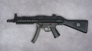 Occasion- Cyma SMG5A4 Full métal + 4 Chargeurs