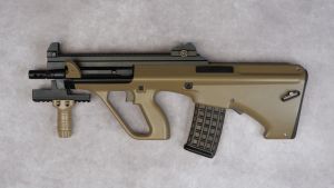 Occasion- Tokyo Marui AUG High Cycle Tan + 2 Chargeurs 